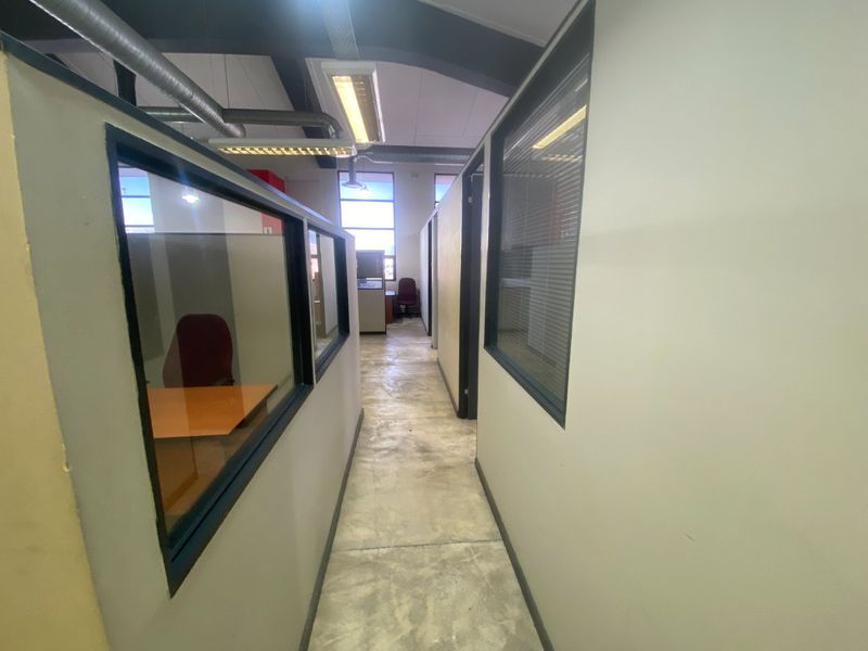 483m2 Space to Let  - Photo 8