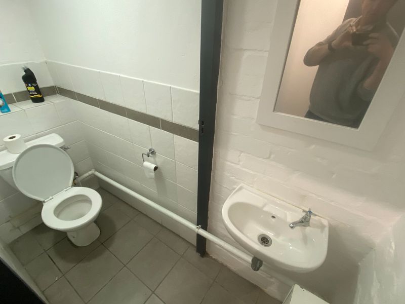 86m2 Commercial Space to Let  - Photo 6