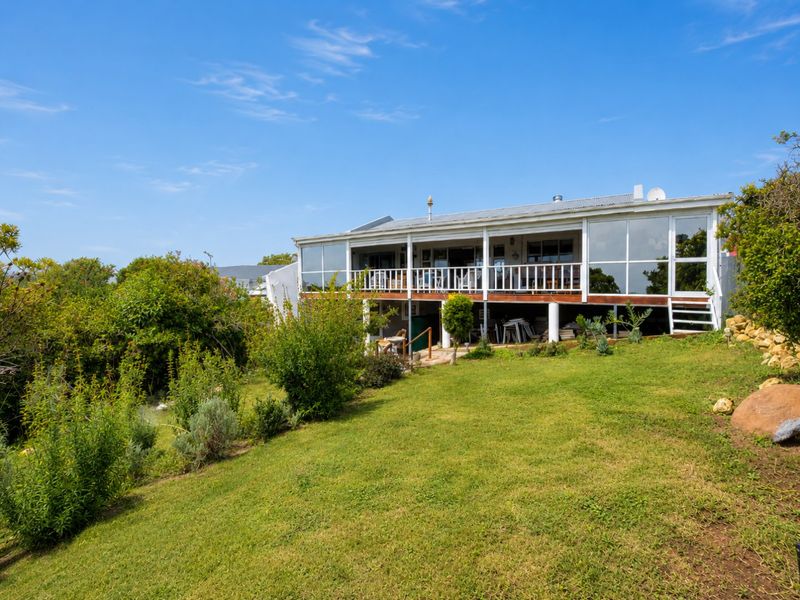 HOUSE WITH FLATLET IN STILL BAY WEST - Photo 3