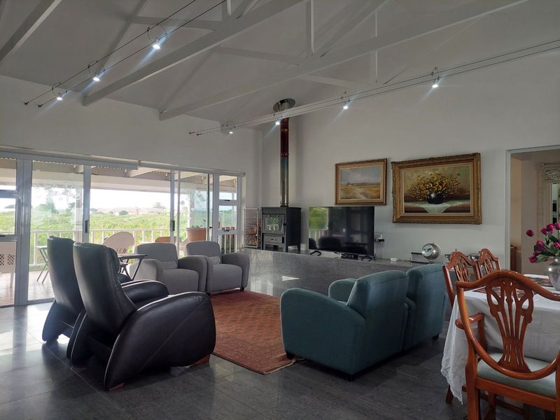 HOUSE WITH FLATLET IN STILL BAY WEST - Photo 8