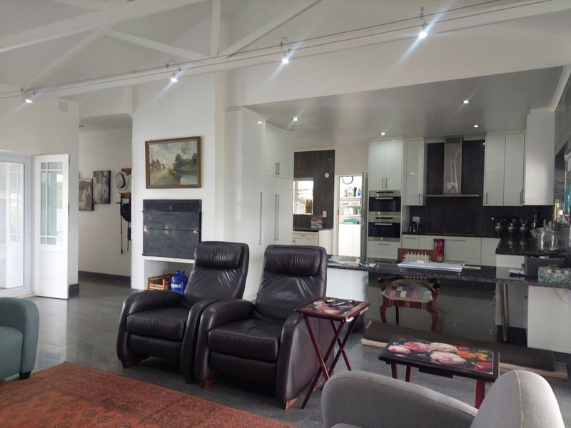 HOUSE WITH FLATLET IN STILL BAY WEST - Photo 7