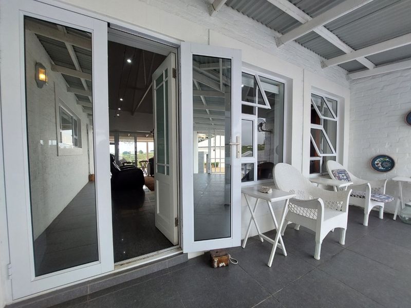 HOUSE WITH FLATLET IN STILL BAY WEST - Photo 6