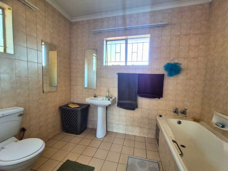 Secure Living with Exceptional Renovation Potential – No Levies - Photo 10