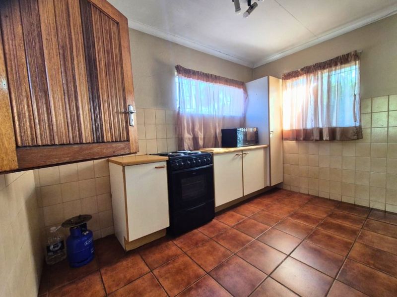 Secure Living with Exceptional Renovation Potential – No Levies - Photo 7