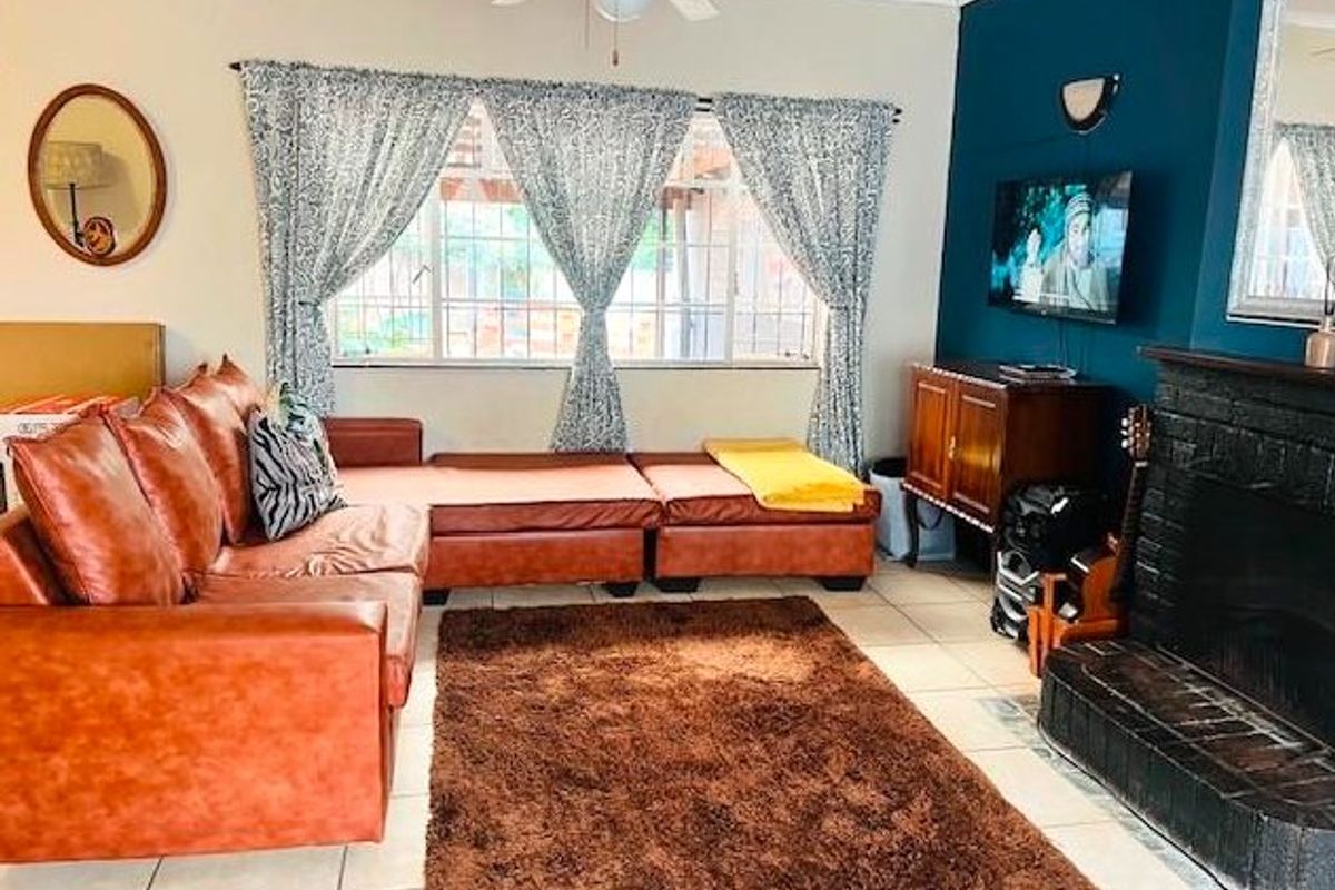Spacious, well maintained Three Bed Freestanding Family Home To Let- Harvard Street, Howick Central - Photo 2