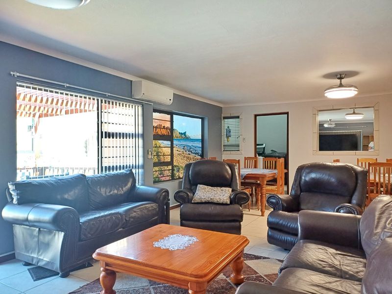 Spacious Dual-Living Home with Scenic Views and Exceptional Versatility - Photo 10