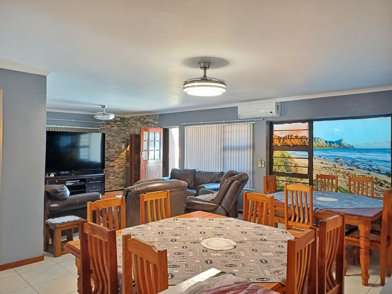 Spacious Dual-Living Home with Scenic Views and Exceptional Versatility - Photo 9