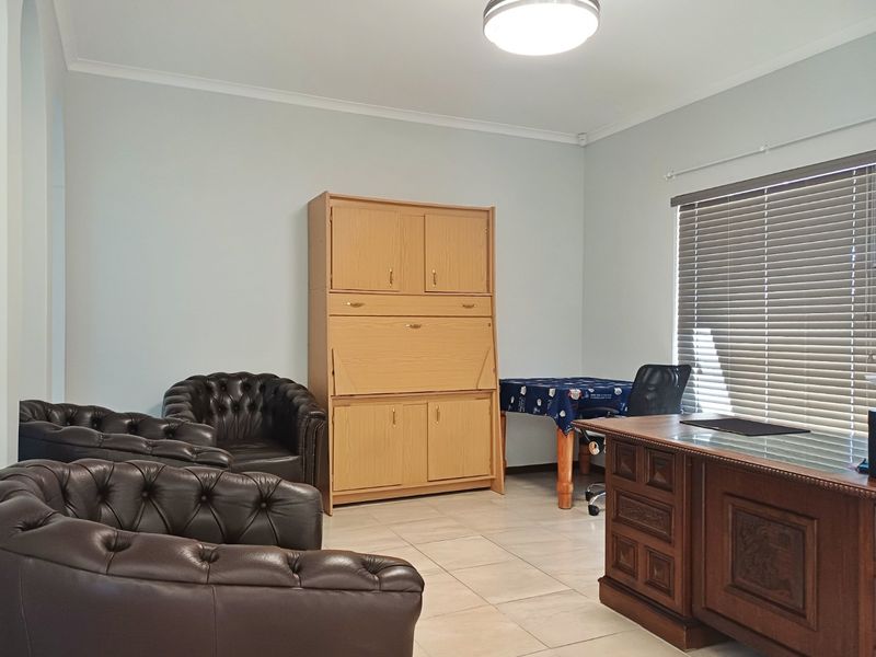 Spacious Dual-Living Home with Scenic Views and Exceptional Versatility - Photo 8