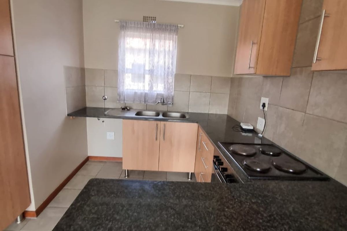 2 BEDROOMS 1 BATHROOM APARTMENT IN ELEPHANT TERRACE , KOSMOSDAL CENTURION FOR RENT - Photo 4