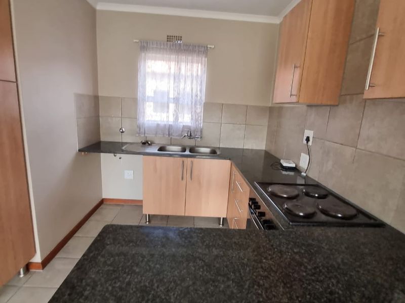 2 BEDROOMS 1 BATHROOM APARTMENT IN ELEPHANT TERRACE , KOSMOSDAL CENTURION FOR RENT - Photo 4