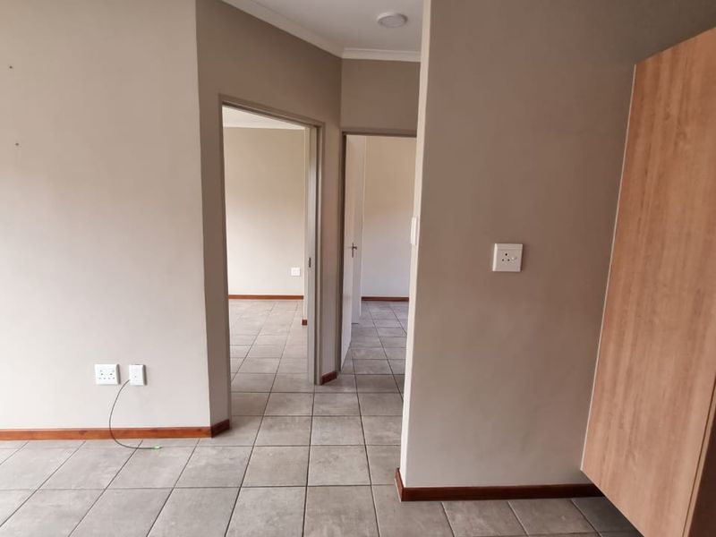 2 BEDROOMS 1 BATHROOM APARTMENT IN ELEPHANT TERRACE , KOSMOSDAL CENTURION FOR RENT - Photo 5