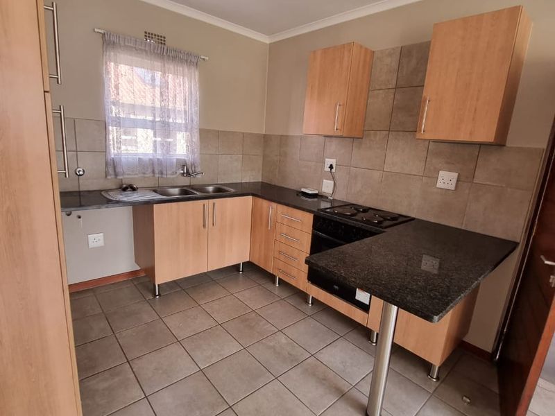 2 BEDROOMS 1 BATHROOM APARTMENT IN ELEPHANT TERRACE , KOSMOSDAL CENTURION FOR RENT - Photo 8