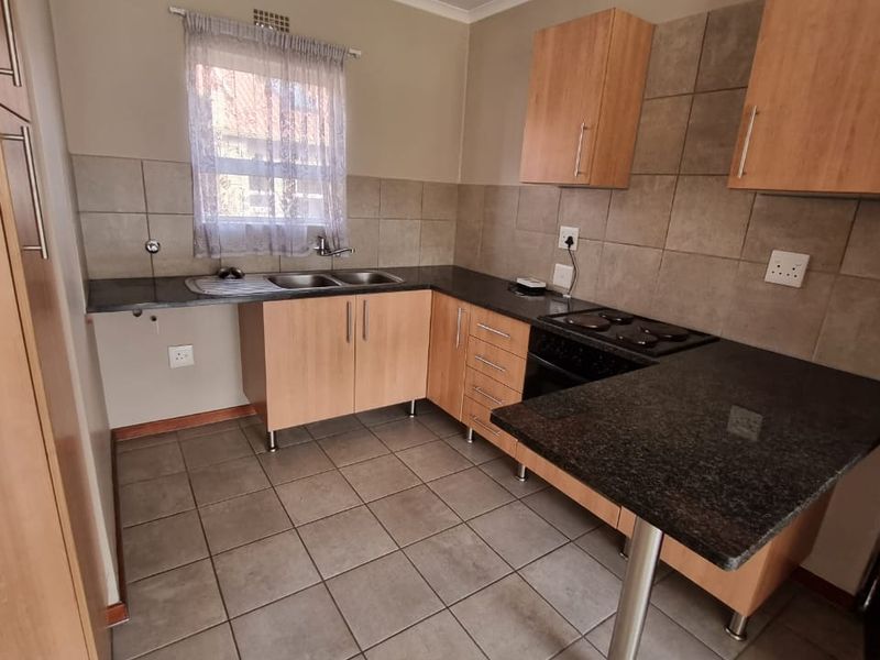 2 BEDROOMS 1 BATHROOM APARTMENT IN ELEPHANT TERRACE , KOSMOSDAL CENTURION FOR RENT - Photo 7
