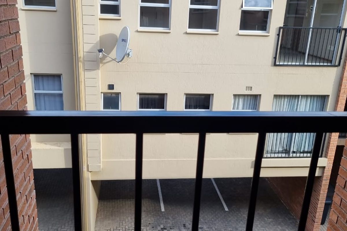 2 BEDROOMS 1 BATHROOM APARTMENT IN ELEPHANT TERRACE , KOSMOSDAL CENTURION FOR RENT - Photo 2