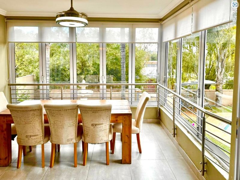 ELEGANT FAMILY LIVING WITH TIMELESS CHARM IN A PRIME ESTATE SETTING - Photo 3