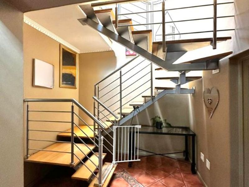 ELEGANT FAMILY LIVING WITH TIMELESS CHARM IN A PRIME ESTATE SETTING - Photo 7