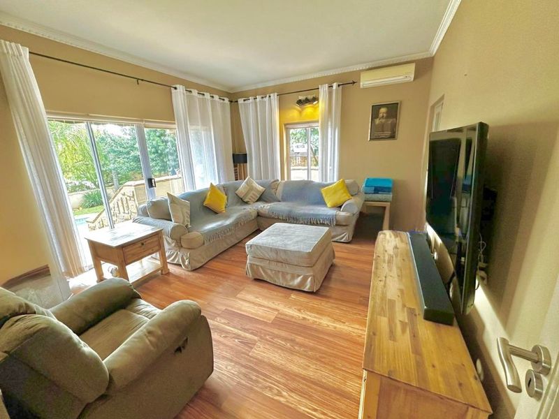 ELEGANT FAMILY LIVING WITH TIMELESS CHARM IN A PRIME ESTATE SETTING - Photo 4