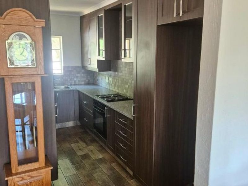 MODERN, CONVENIENT AND WELL-LOCATED LIVING IN NOORDWYK - Photo 4