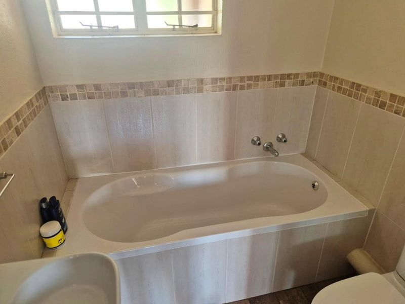 MODERN, CONVENIENT AND WELL-LOCATED LIVING IN NOORDWYK - Photo 7