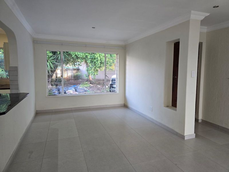 Doornpoort Delight: Light, airy 3 bed home - Photo 4