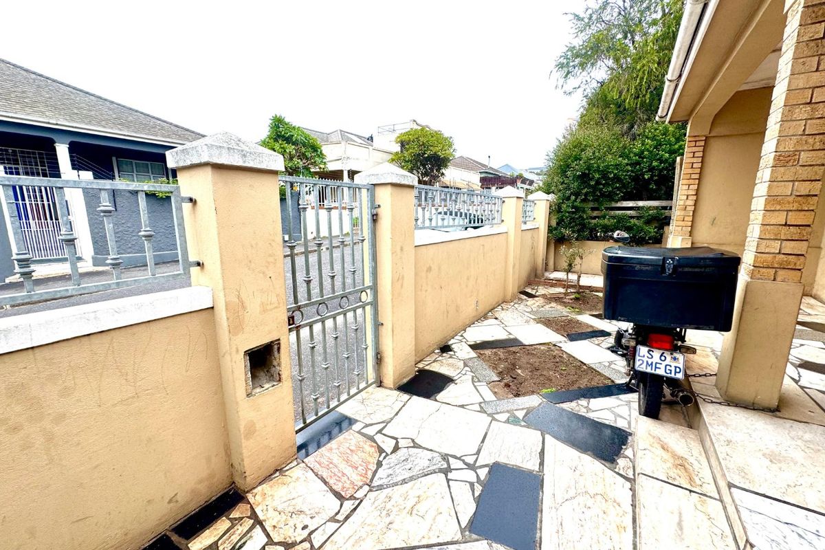 INVESTORS DREAM, IN THE HEART OF WOODSTOCK - Photo 5