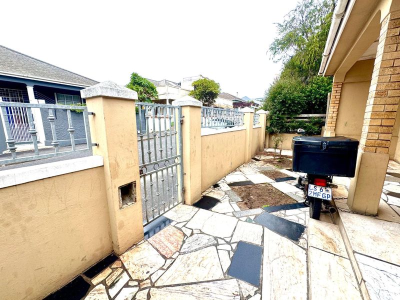INVESTORS DREAM, IN THE HEART OF WOODSTOCK - Photo 5