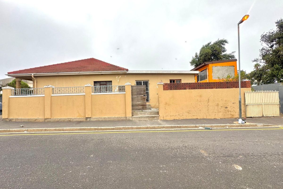 INVESTORS DREAM, IN THE HEART OF WOODSTOCK - Photo 4