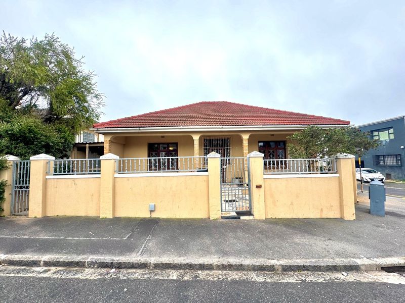 INVESTORS DREAM, IN THE HEART OF UPPER WOODSTOCK - Photo 1