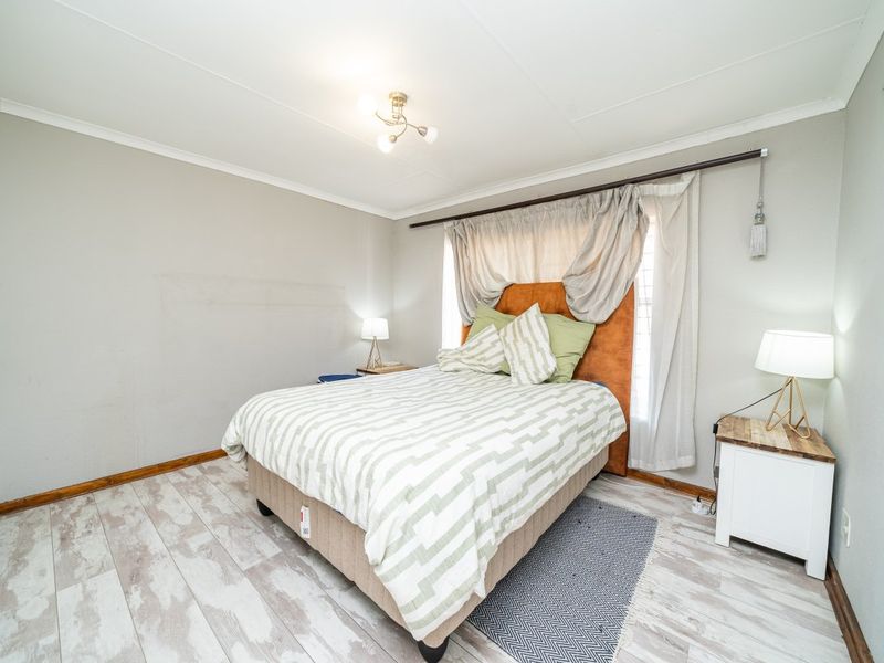 Secure & Spacious 2-Bedroom Flat – Perfect for Comfortable Living!  - Photo 5