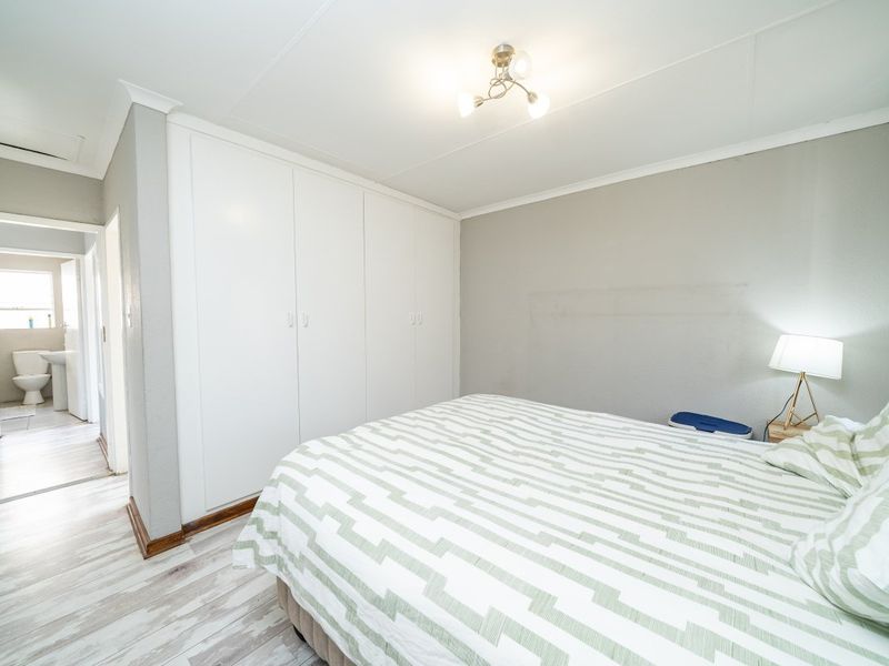 Secure & Spacious 2-Bedroom Flat – Perfect for Comfortable Living!  - Photo 10