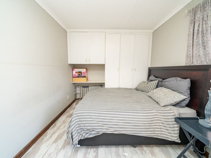 Secure & Spacious 2-Bedroom Flat – Perfect for Comfortable Living!  - Photo 6