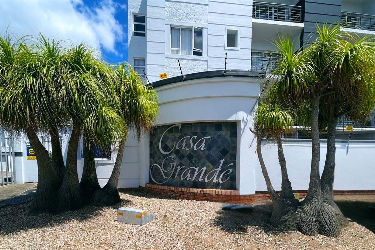 COASTAL RENOVATED APARTMENT WITH EXCELLENT INVESTMENT POTENTIAL - Photo 3