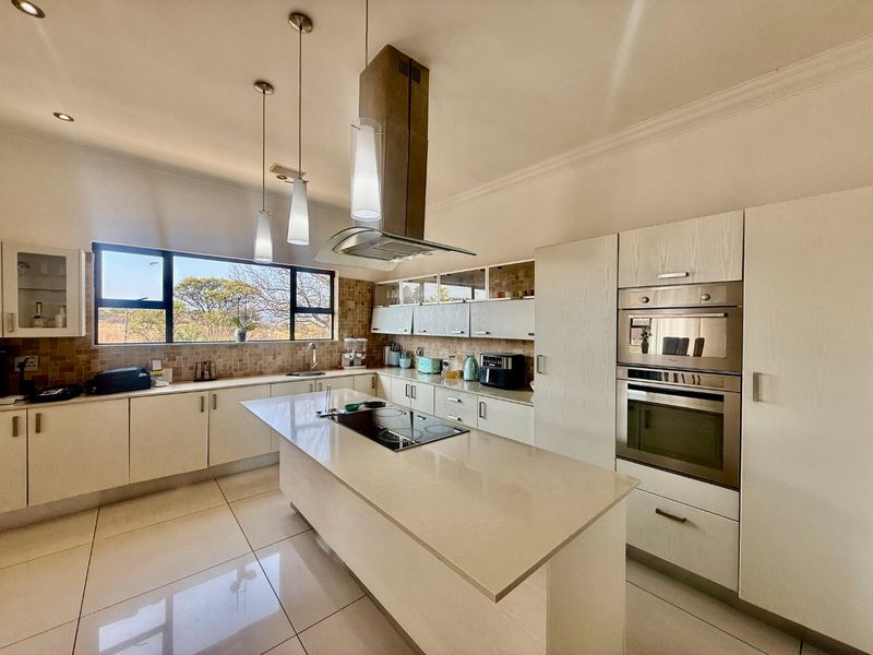 Sophisticated Estate Living at Its Finest - Photo 1