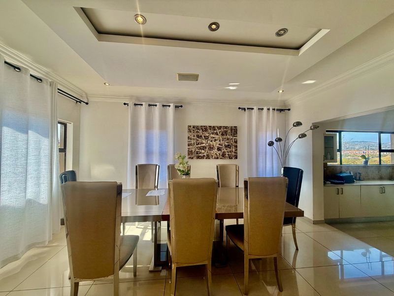 Sophisticated Estate Living at Its Finest - Photo 10