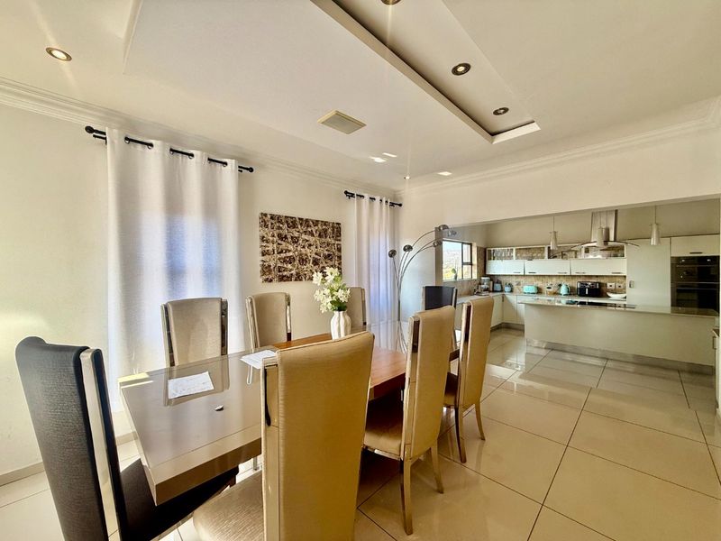 Sophisticated Estate Living at Its Finest - Photo 8
