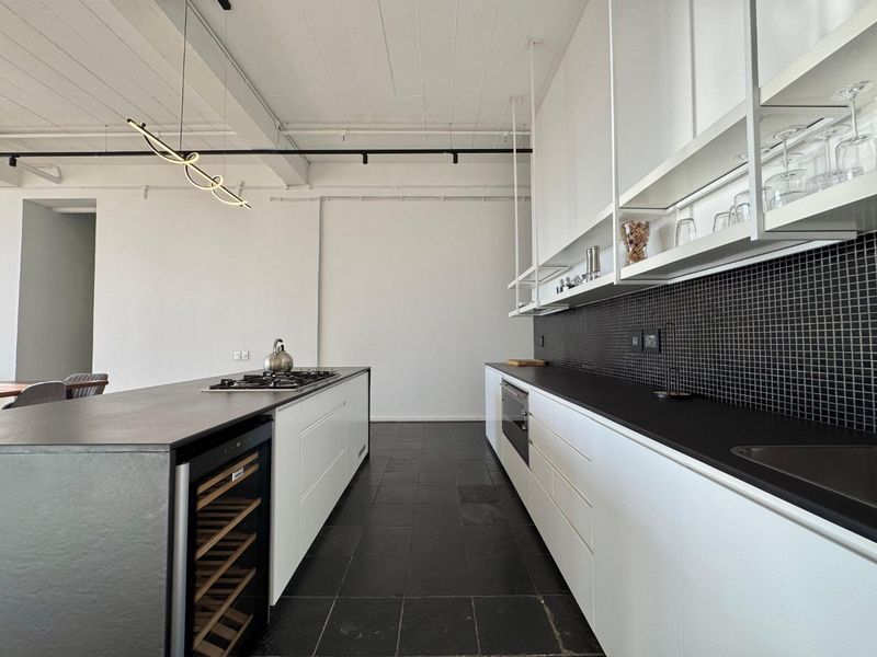 Modern 2-Bedroom Furnished Apartment in Salt River - Photo 3