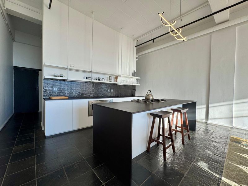 Modern 2-Bedroom Furnished Apartment in Salt River - Photo 7