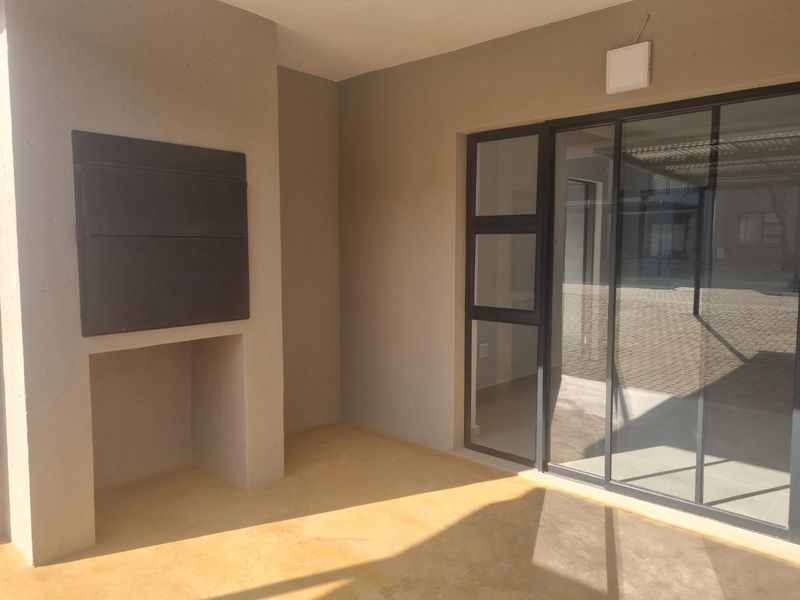 For Sale – 2 Bedroom, 1 Bathroom Home in Melodie - Photo 3