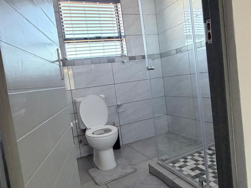 For Sale – 2 Bedroom, 1 Bathroom Home in Melodie - Photo 9