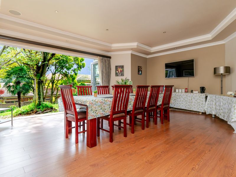 Lovely Family Luxury in the Heart of Bedfordview - Photo 7