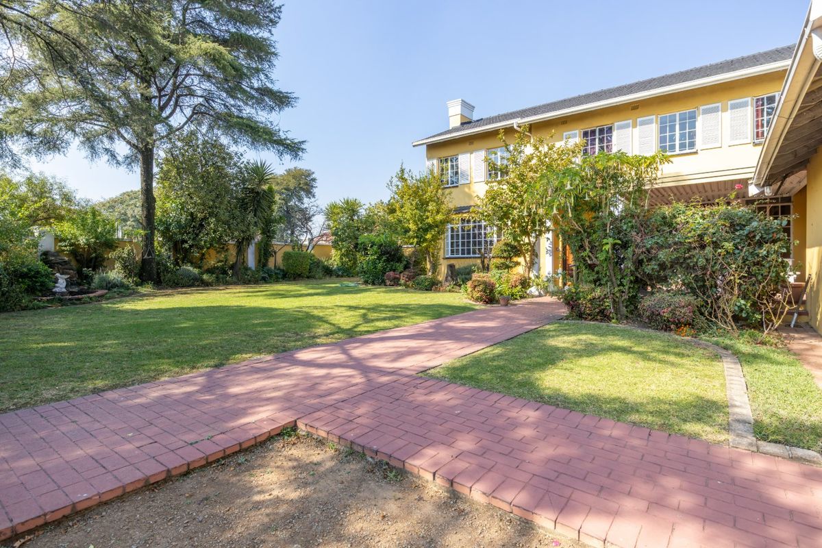 Spacious Family Home - Perfectly positioned and packed with extras - Photo 2