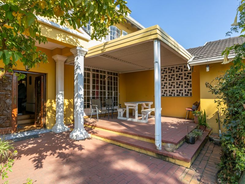 Spacious Family Home - Perfectly positioned and packed with extras - Photo 5