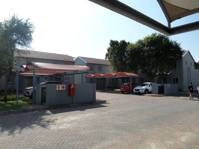 Excellent investment! Lock up and Go Lifestyle! - Photo 3