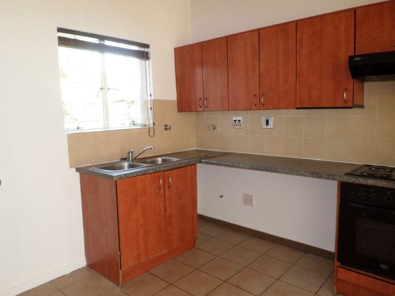 Excellent investment! Lock up and Go Lifestyle! - Photo 9