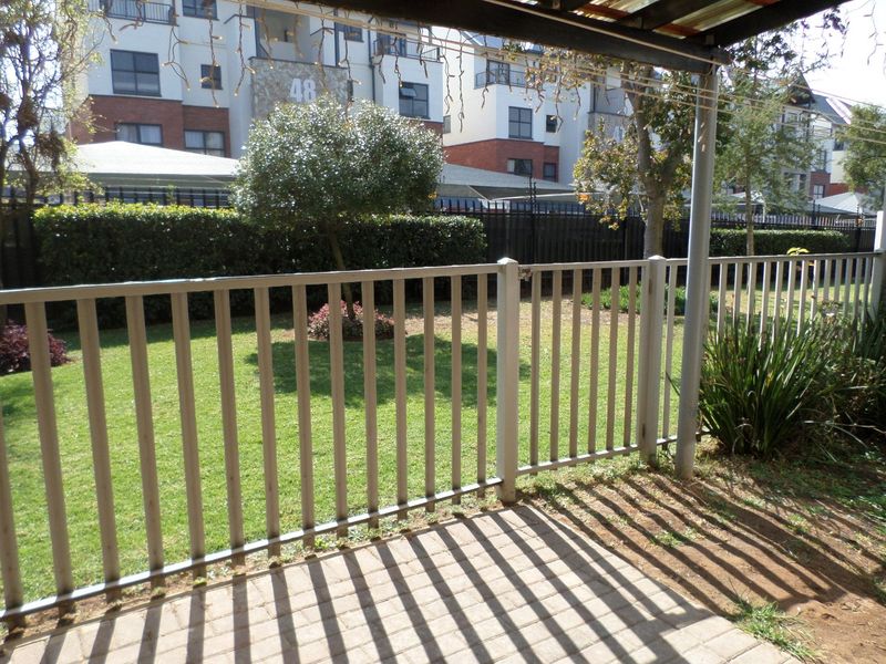 Excellent investment! Lock up and Go Lifestyle! - Photo 8