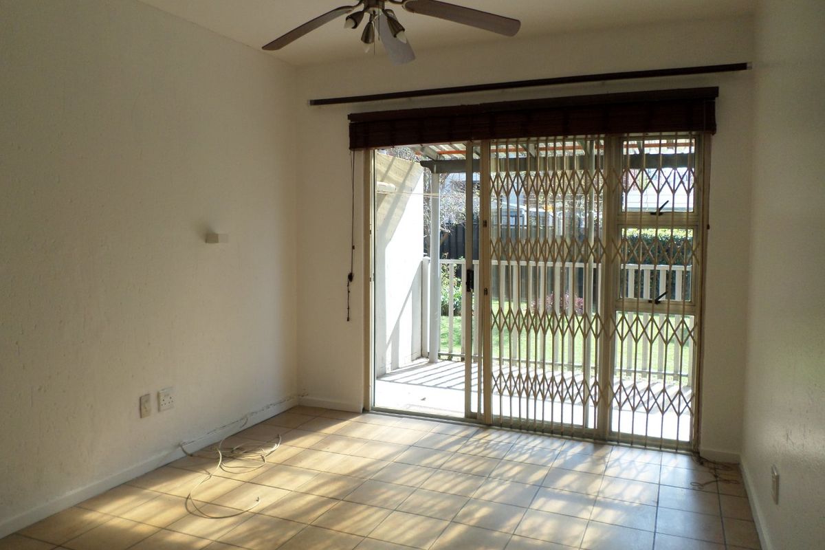 Excellent investment! Lock up and Go Lifestyle! - Photo 5