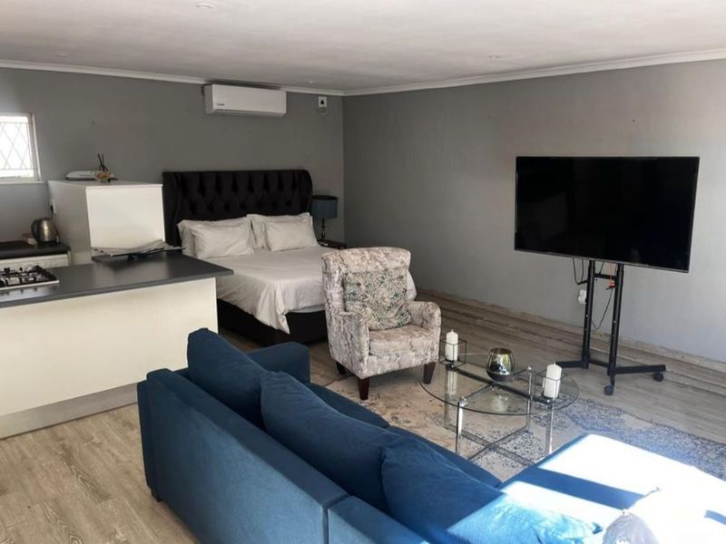 1 Bedroom Garden Cottage in Bryanston - Photo 3