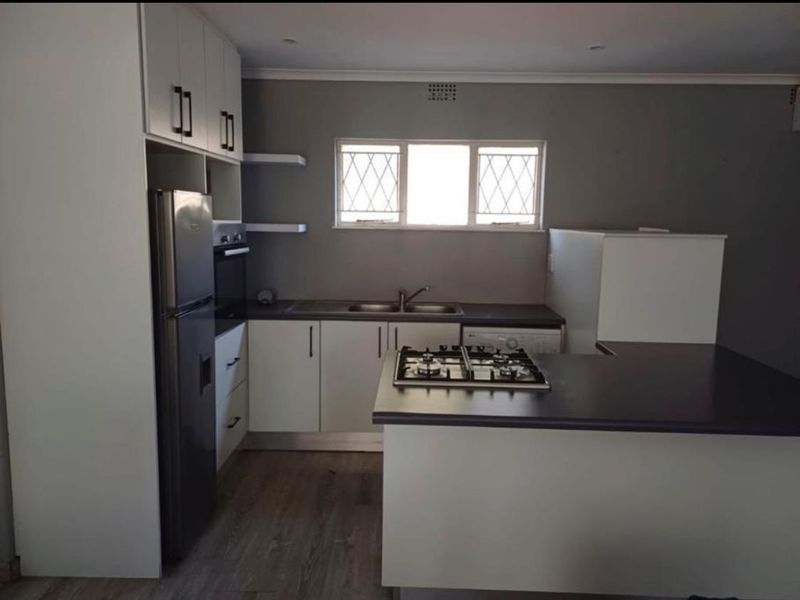 1 Bedroom Garden Cottage in Bryanston - Photo 8