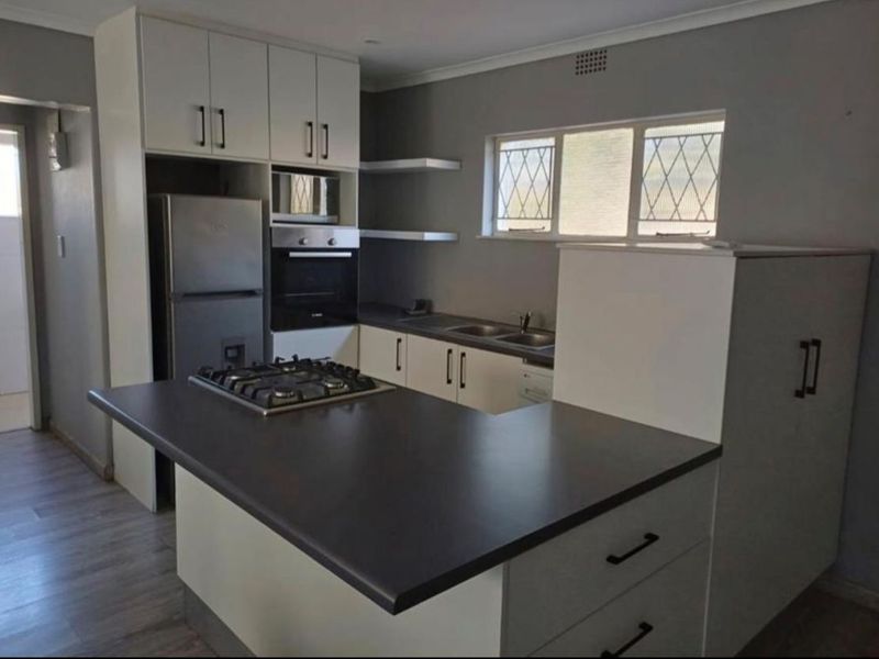 1 Bedroom Garden Cottage in Bryanston - Photo 7
