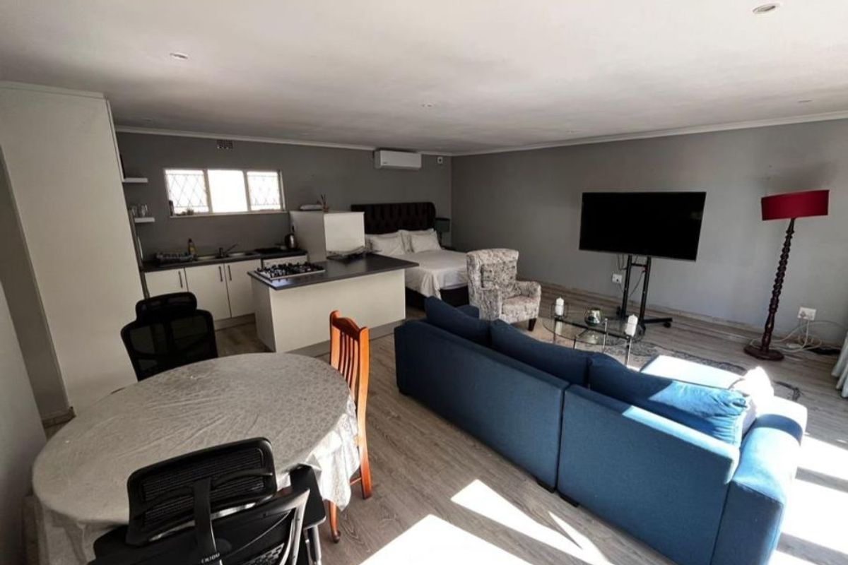1 Bedroom Garden Cottage in Bryanston - Photo 2